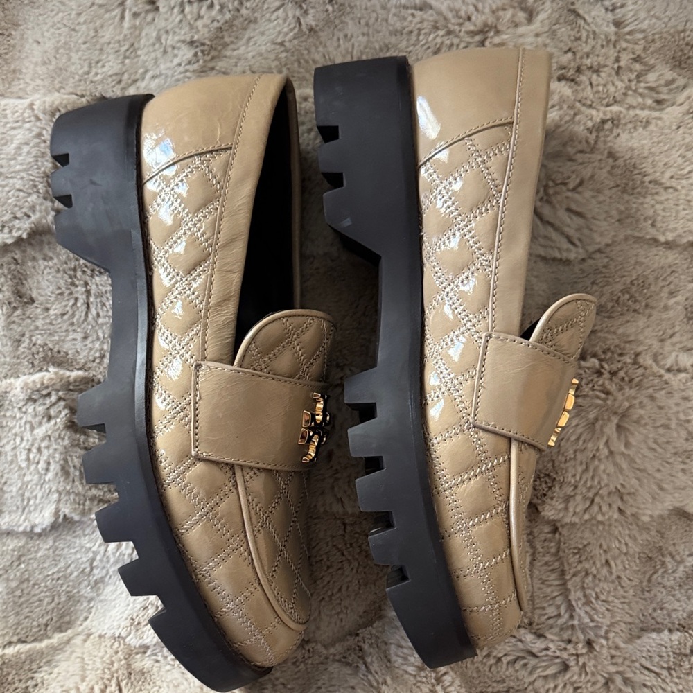 Tory Burch Quilted Patent Loafers in Beige - Picture 3 of 6
